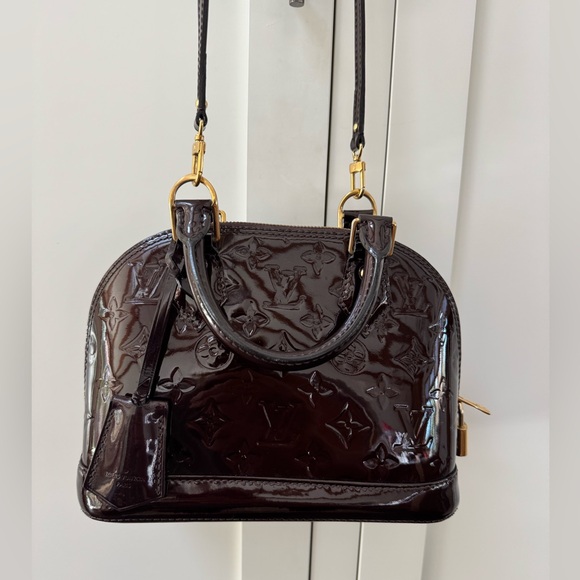 LOUIS VUITTON Alma BB Vernis Amarante Patent Leather Satchel w Strap EUC - Picture 16 of 16